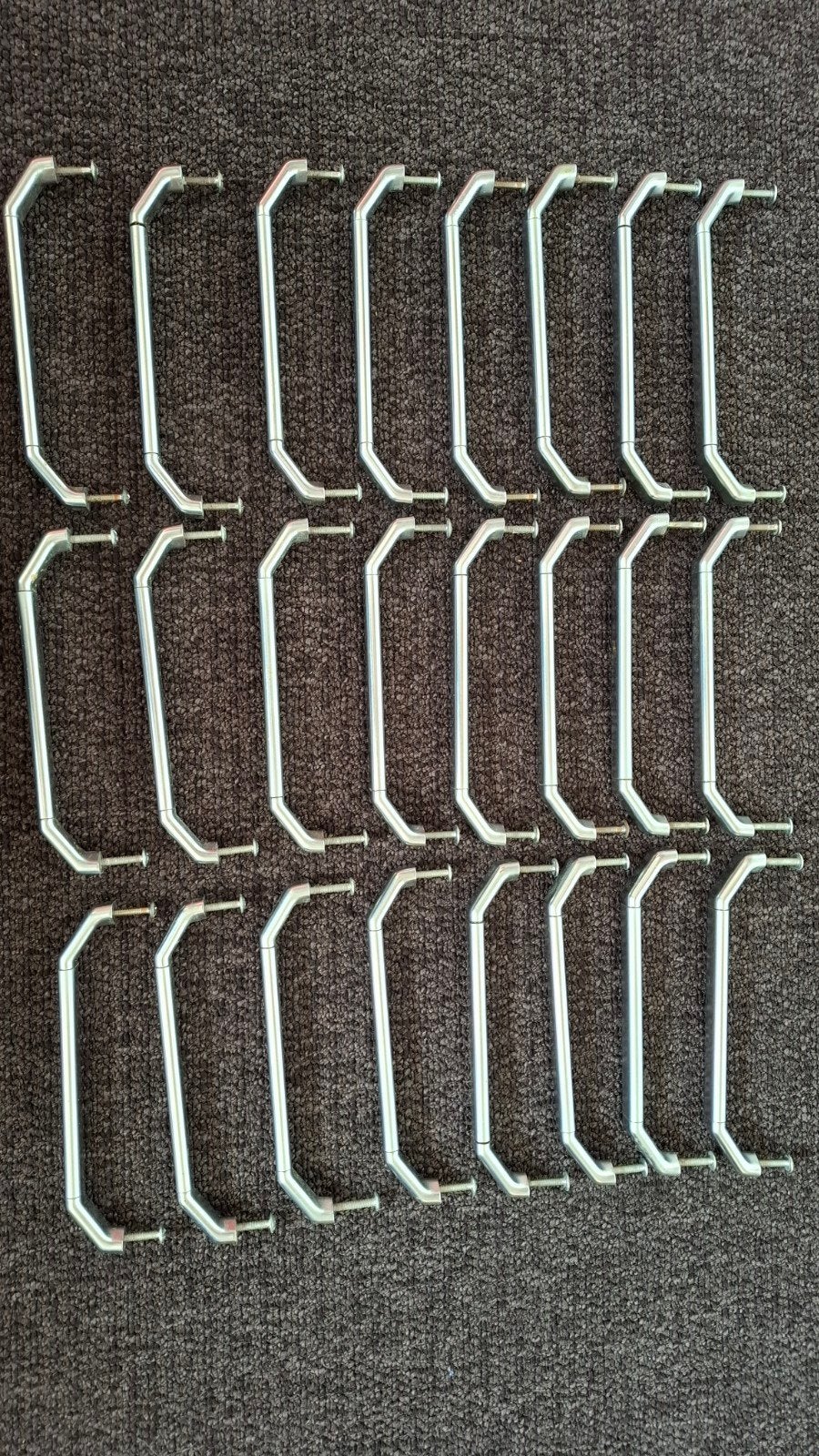 24 RVS Handgrepen 17 cm lang, boorgaten 16 cm uit elkaar, Ophalen of Verzenden, Gebruikt