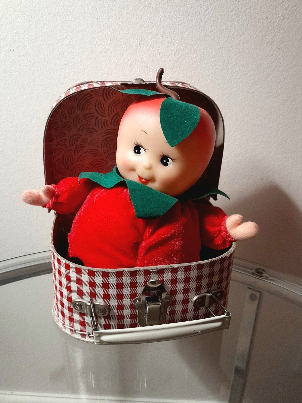 Appelpopje Fruitbaby Small Small World Vintage in koffertje, Verzenden