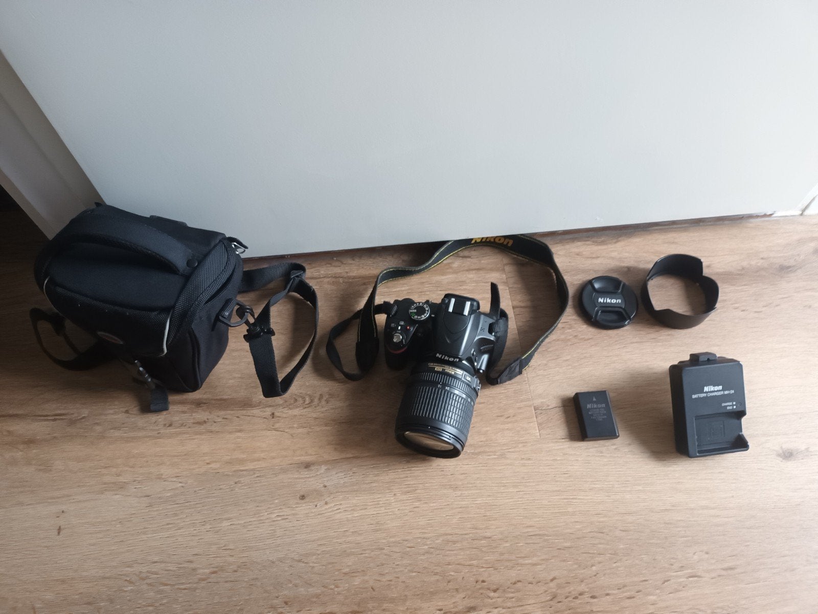 Nikon D3200 + 18-105mm lens + accessoires, Spiegelreflex, Beeldstabilisatie, Draagriem, Ophalen of Verzenden