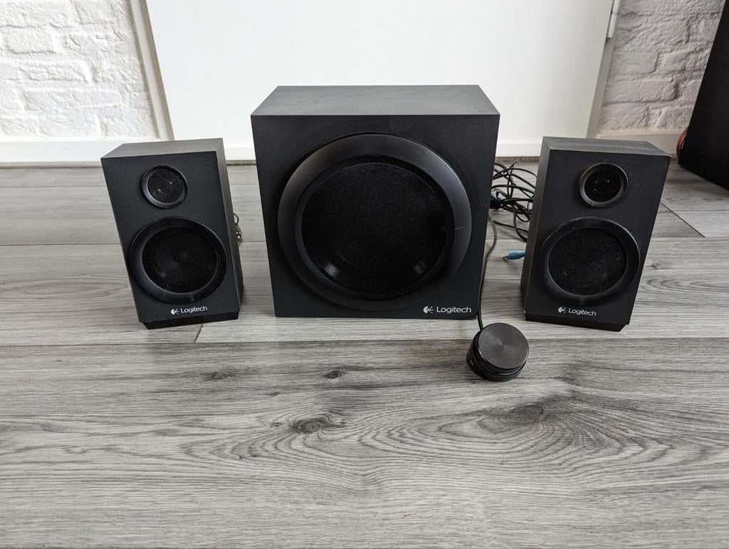 Logitech Z333 2.1 Surround Sound PC Speakers, Computers en Software, Ophalen, Gebruikt, Audiokanaal 2.1, Logitech