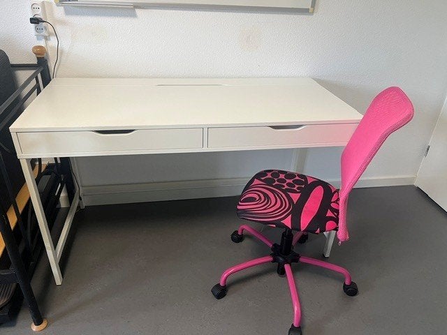 Buro in zeer goede staat, Ophalen, Scandinavisch, Hout, 132 cm