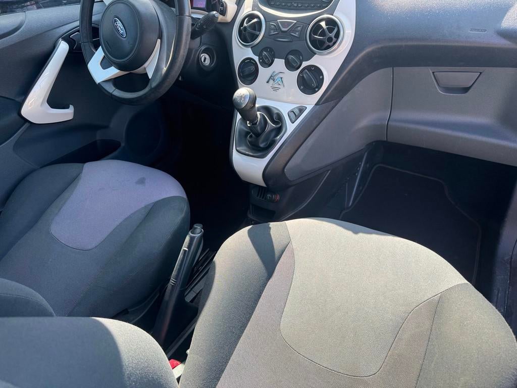 Ford Ka Ford Ka Titanium *APK NIEUW*, Auto's, Voorwielaandrijving, Stof, Gebruikt, 4 cilinders