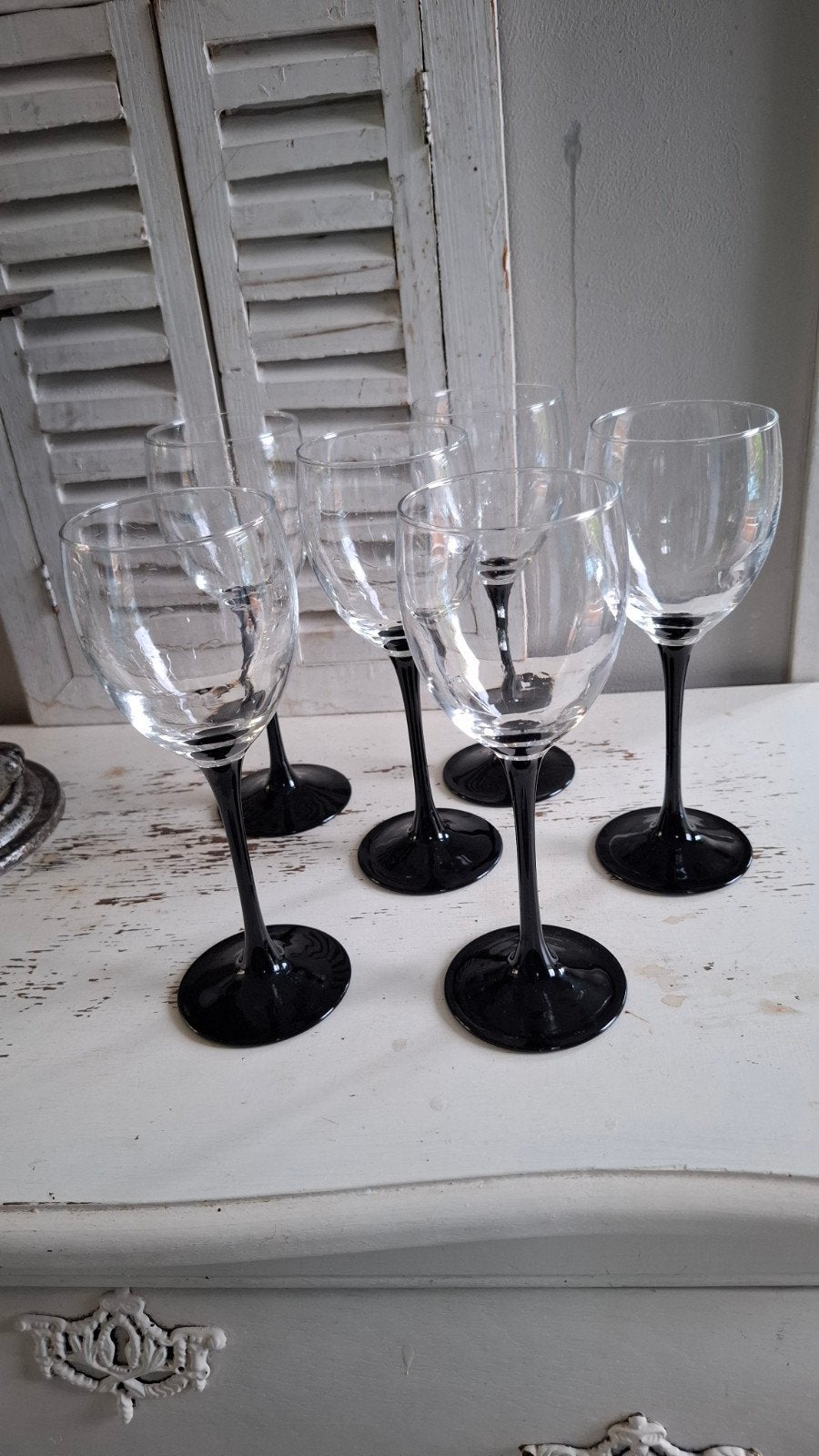 zes mooie Franse wijnglazen op zwarte voet Luminarc, Verzamelen, Glas en Borrelglaasjes, Ophalen of Verzenden, Zo goed als nieuw