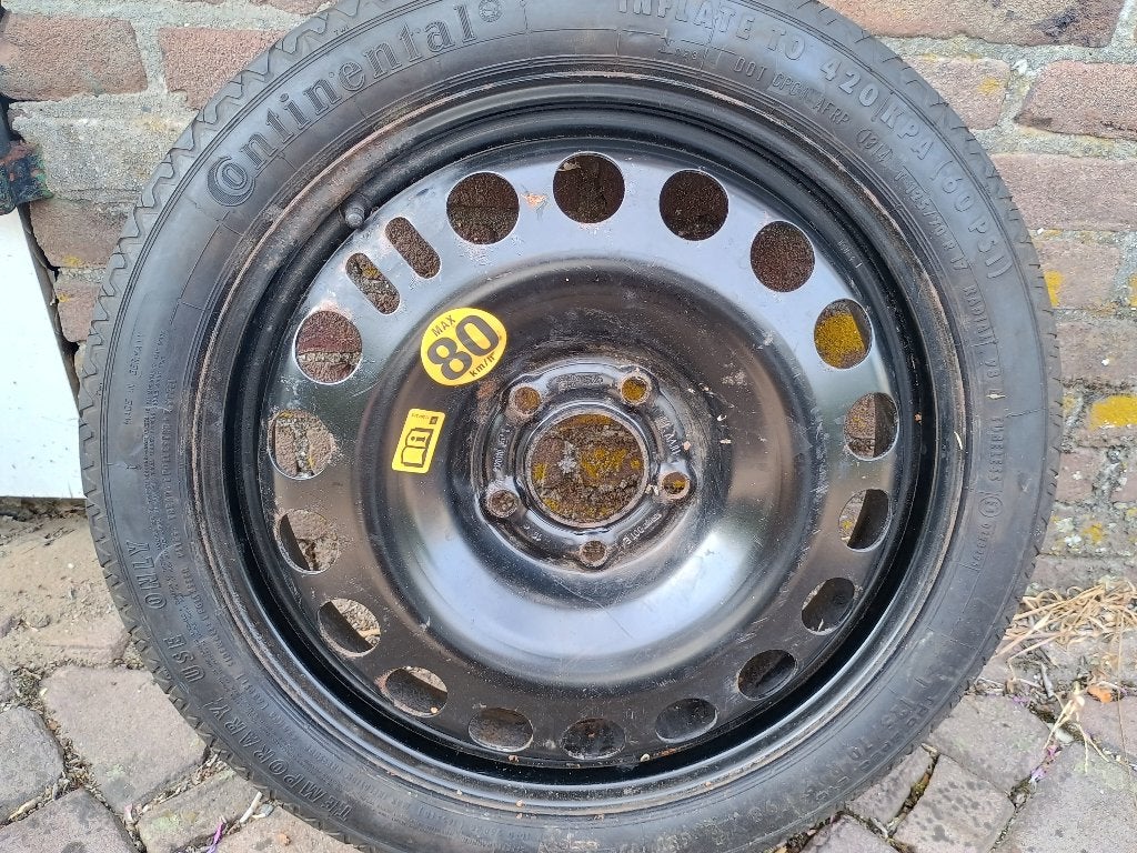 Continental thuiskomer T125/70-R17 5x115 met hoes, Auto diversen, Overige Auto diversen, Ophalen