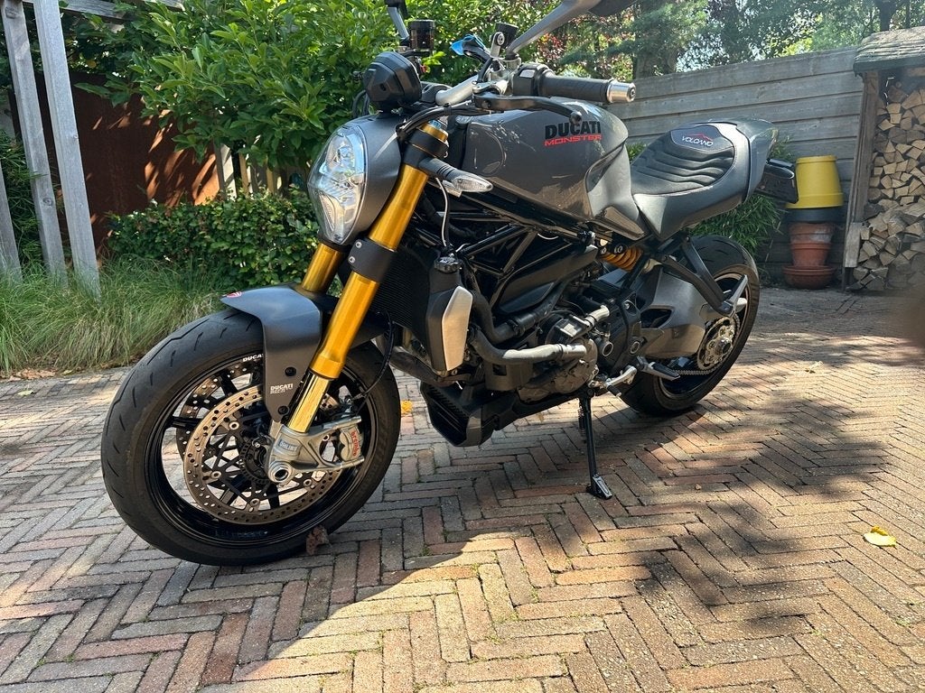 Ducati Monster 21235 KM 1200S 2017 - Nieuwe banden  Öhlins, Motoren, 2 cilinders, Motorrijbewijs A, Gebruikt, Particulier