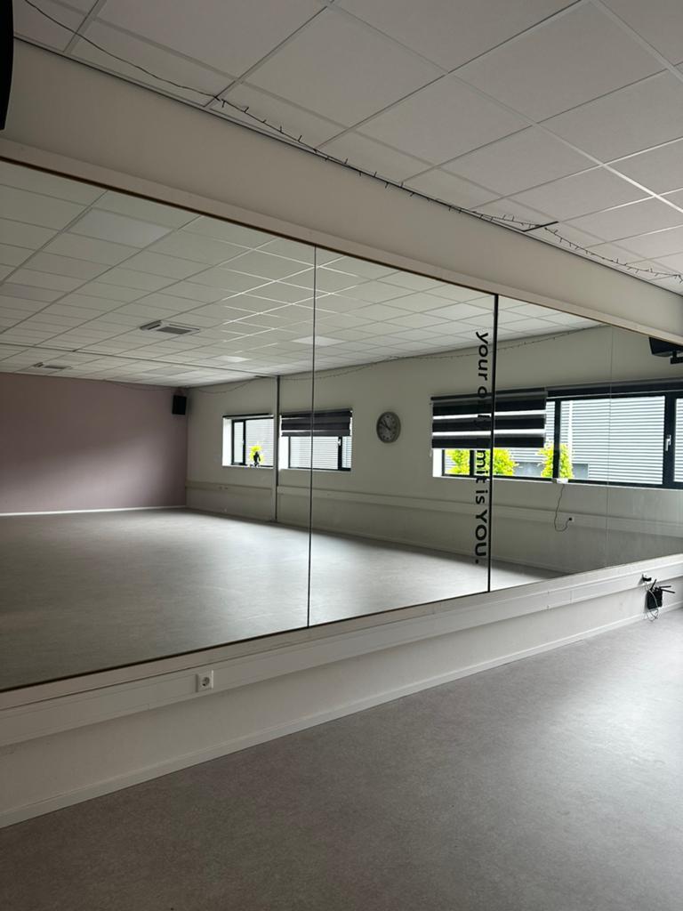 Spiegelwand, Ophalen, Zo goed als nieuw, Overige typen