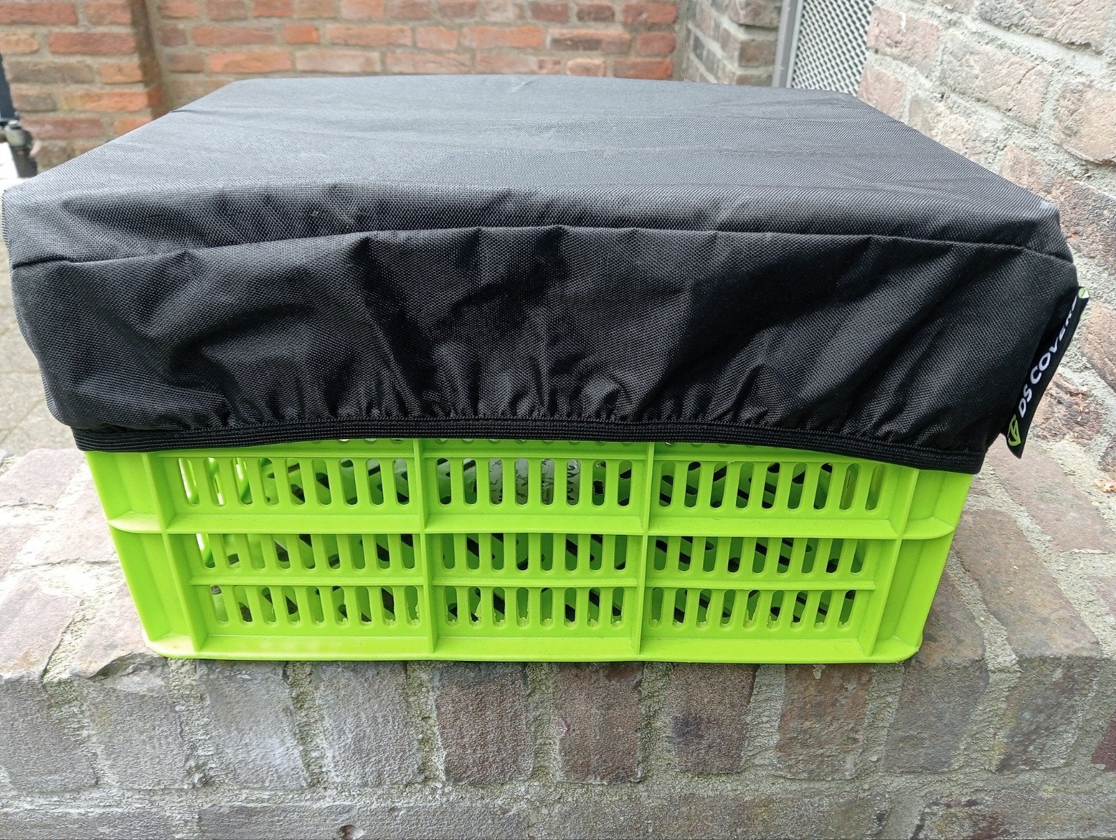 Fietskrat met zwarte hoes - Groen krat met zwarte hoes, Ophalen, Zo goed als nieuw, Fietskrat, DS Cover
