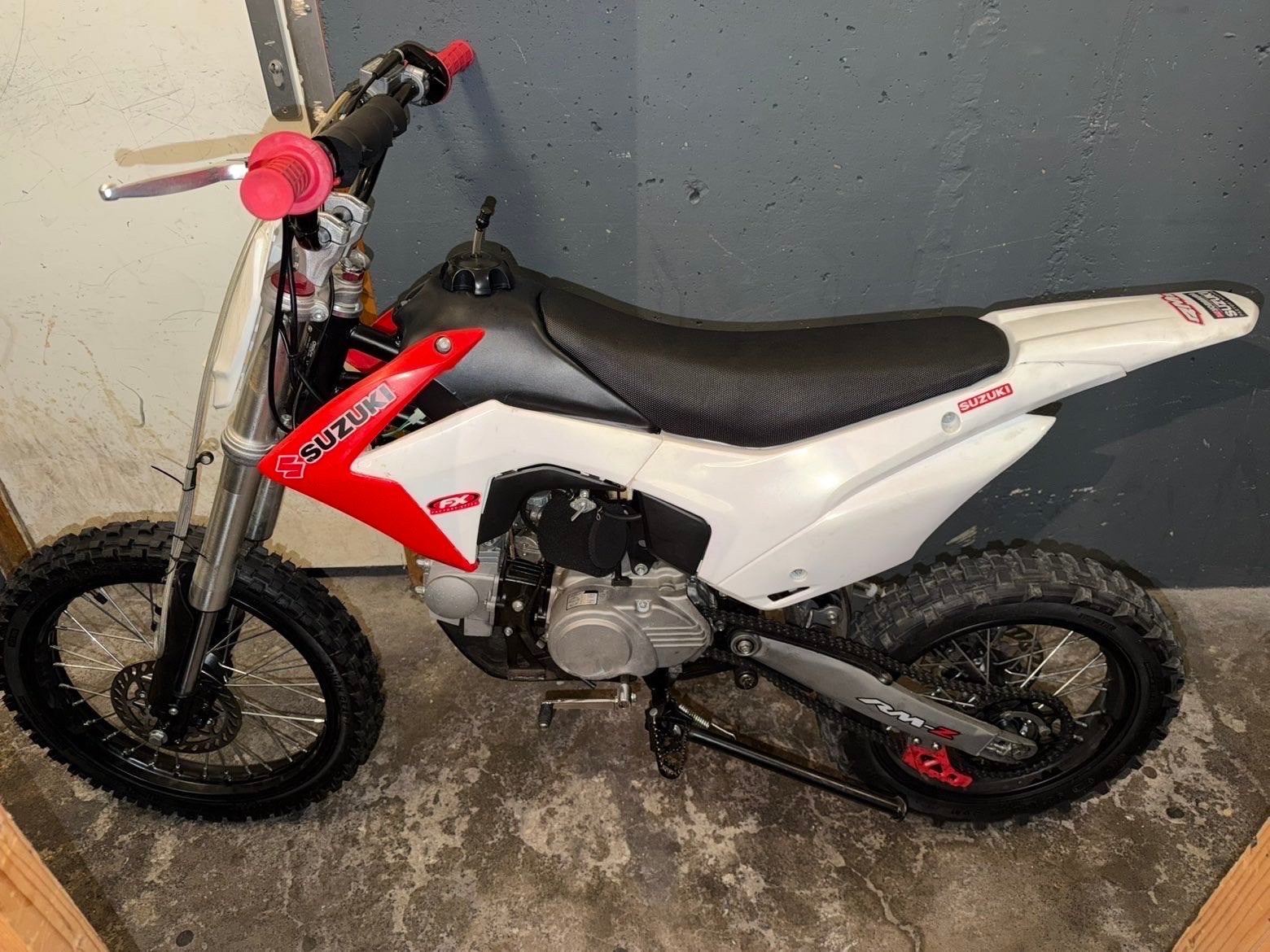 Suzuki RM-Z Dirtbike - Zo goed als nieuw, Ophalen of Verzenden, Zo goed als nieuw, 150 cc, Schijfrem
