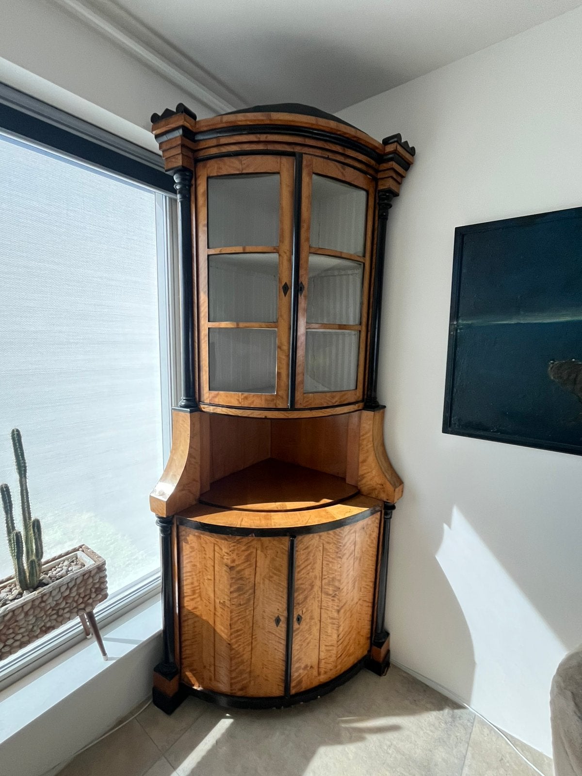 Hoekvitrinekast – ca. 1800–1850 – Empire / vroeg Biedermeier, Antiek en Kunst, Ophalen