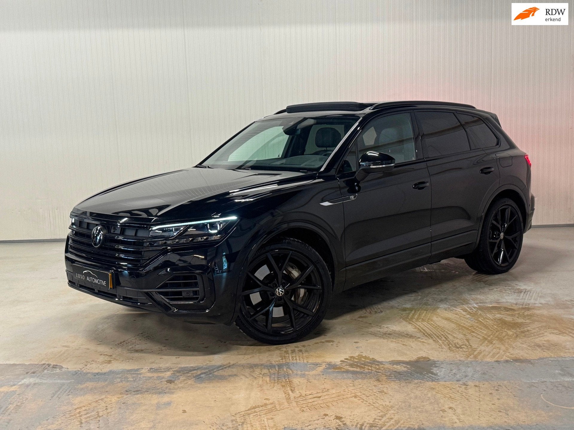 Volkswagen Touareg 3.0 TSi eHybrid 4MOTION R | PANO | 360 CA, Automaat, Dealer onderhouden, 14 kWh, Gebruikt