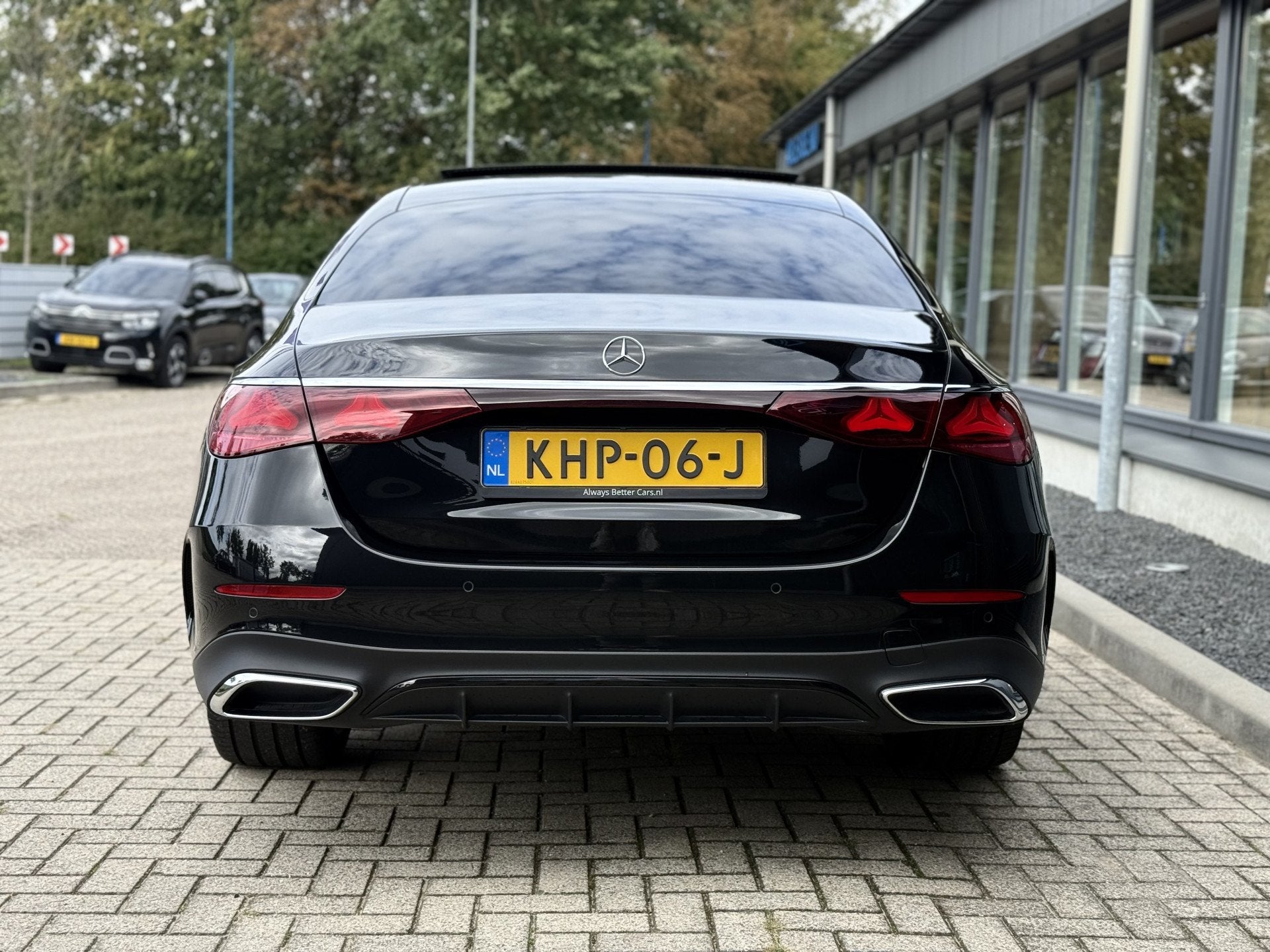Mercedes-Benz E-Klasse 220 d AMG Line Pano 360 Passagierssch, Dealer onderhouden, Achterwielaandrijving, Gebruikt, 4 cilinders