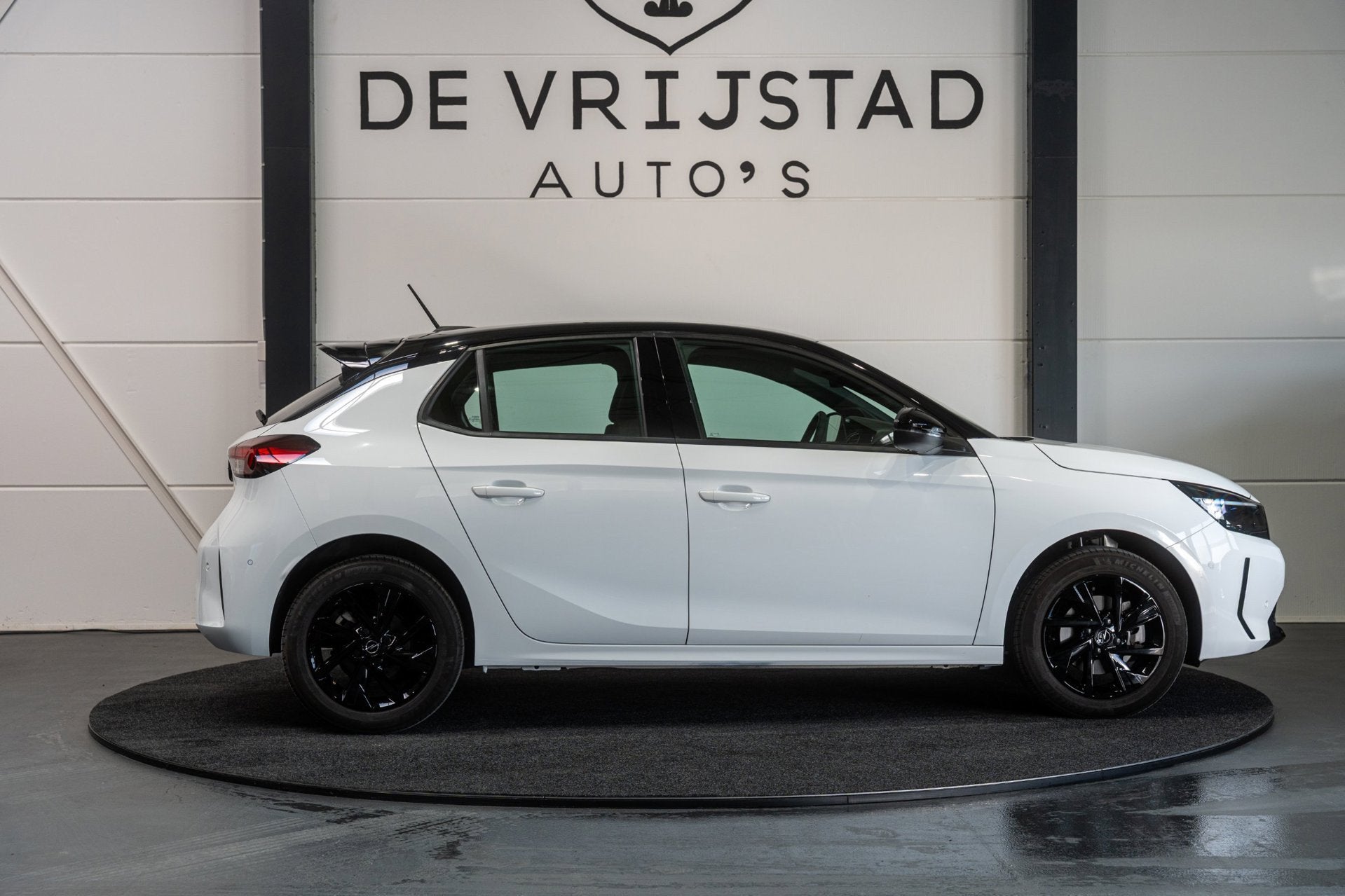 Opel CORSA 1.2 Turbo Hybrid nieuwstaat, Dealer onderhouden, Gebruikt, Wit, Geïmporteerd