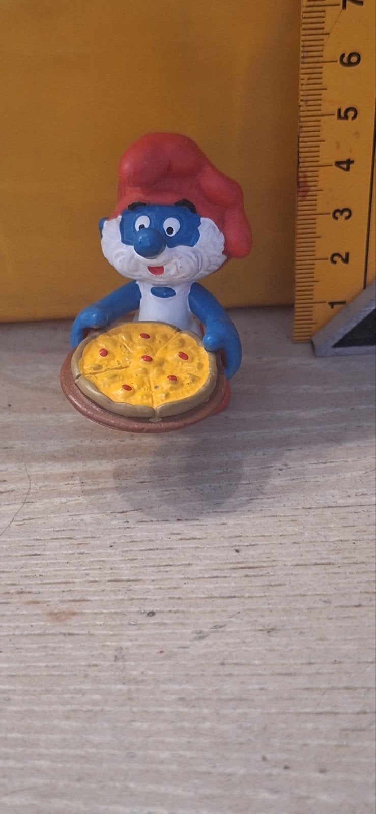 Grote smurf poppetje met pizza uit 1983 (111026), Duitsland, Verschillende Smurfen, ., Schleich