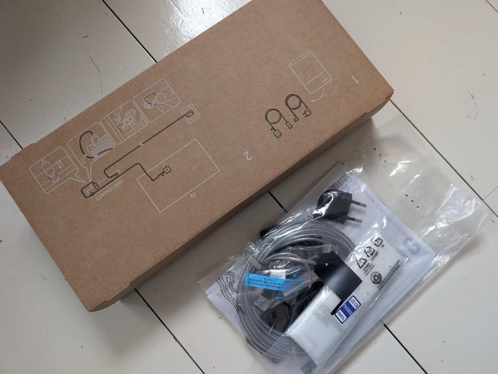 Samsung One Connect Box 2024 (SOC1002D) + Kabel + Remote, Ophalen, Nieuw