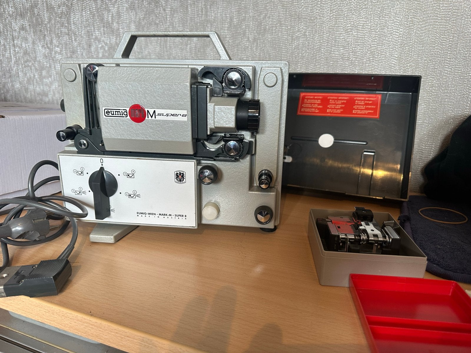 Super 8 filmprojector met accessoires, Audio, Tv en Foto, Ophalen, Gebruikt, Met scherm