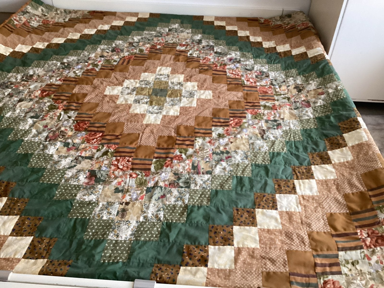 Patchwork Sprei met Kussen - Handgemaakt, Huis en Inrichting, Meerkleurig, Tweepersoons, Ophalen of Verzenden, Zo goed als nieuw