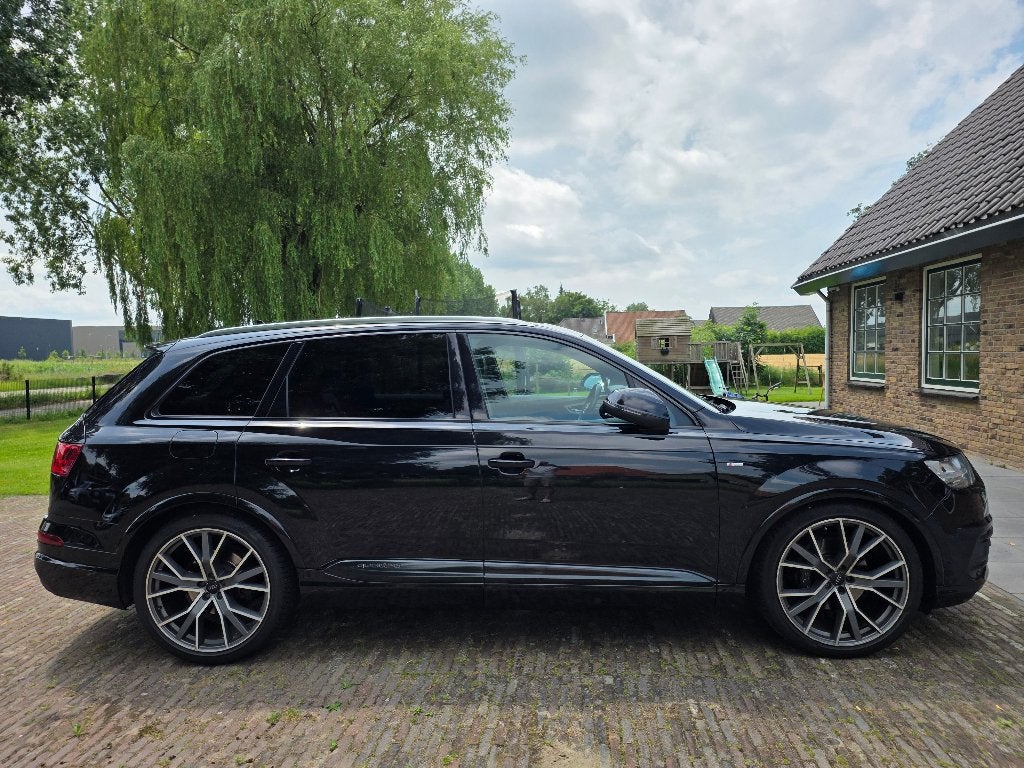 Audi Q7 3.0 TDI 200KW Quattro Tiptronic 2015 Zwart, Auto's, Audi, Automaat, Zwart, 241 €/maand, Zwart
