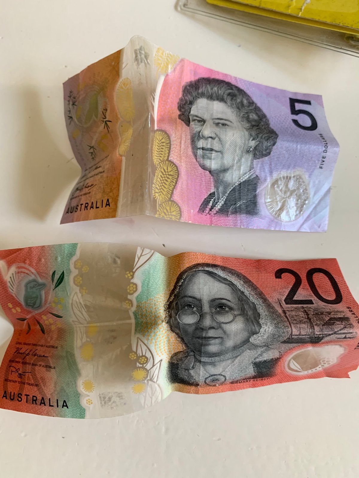 25 australusche dollars, Ophalen, Overige landen