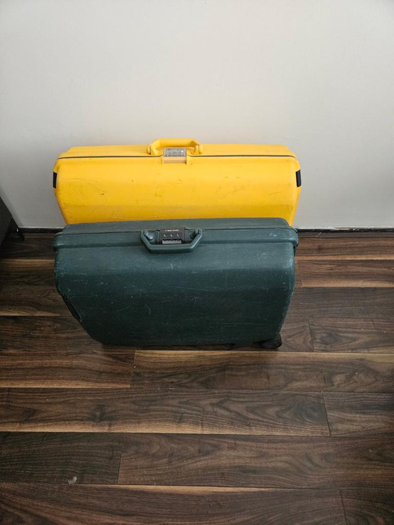 2X HARD CASE KOFFERS 1X SAMSONITE EN 1X ROYAL TRAVEL, Sieraden, Tassen en Uiterlijk, Koffers, Gebruikt, Hard kunststof, 70 cm of meer