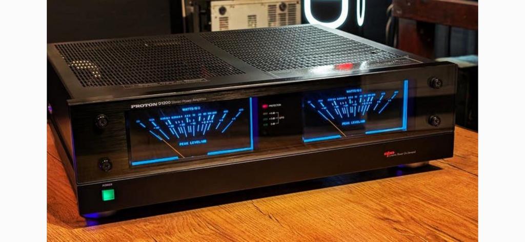 Proton d1200 ( NAD ) high end amplifier, Ophalen of Verzenden, Zo goed als nieuw, 120 watt of meer, Sony
