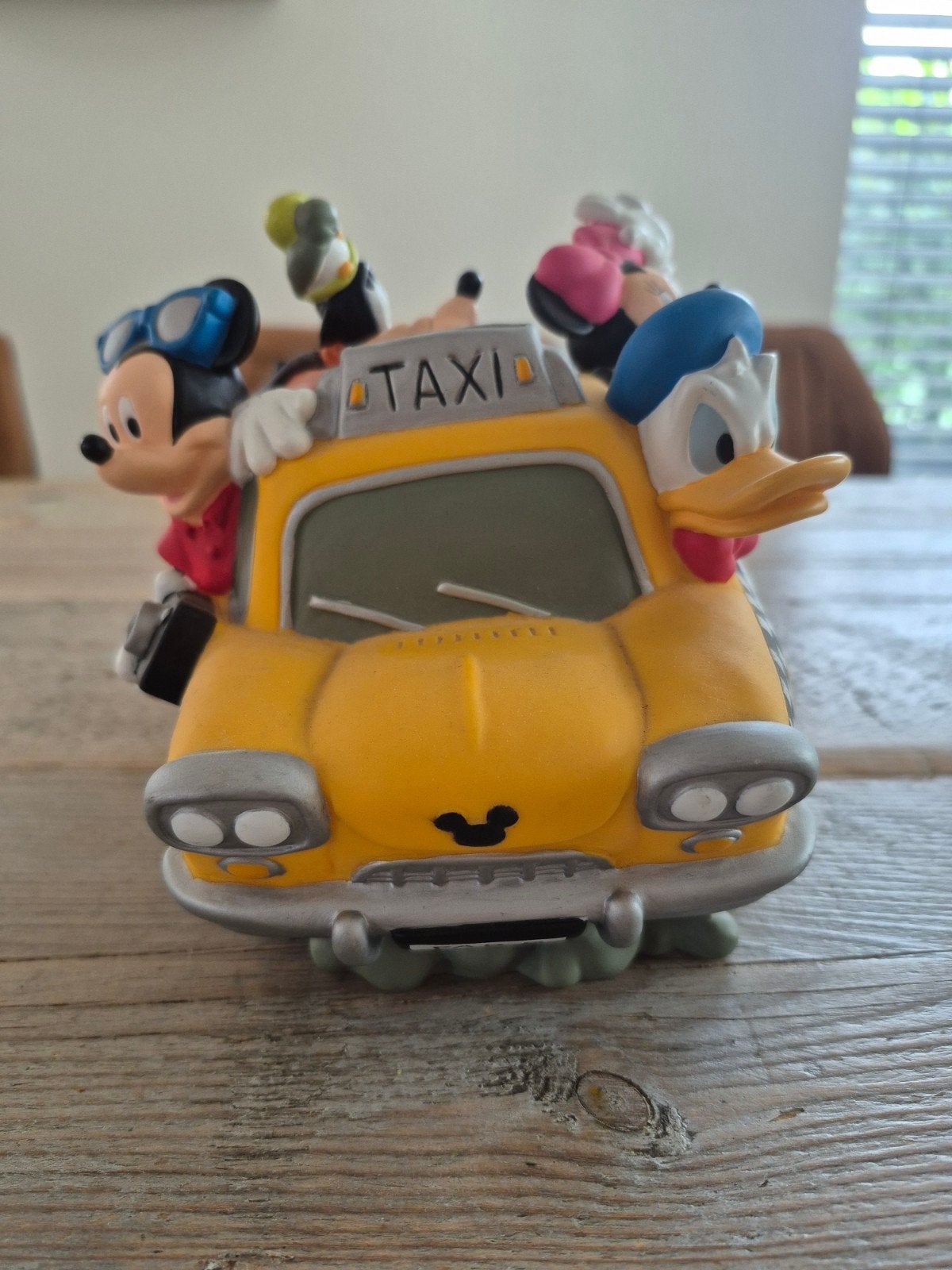 Disney Spaarpot: Mickey & Vrienden in Taxi, Verzamelen, Ophalen of Verzenden, Mickey Mouse, Zo goed als nieuw, Beeldje of Figuurtje