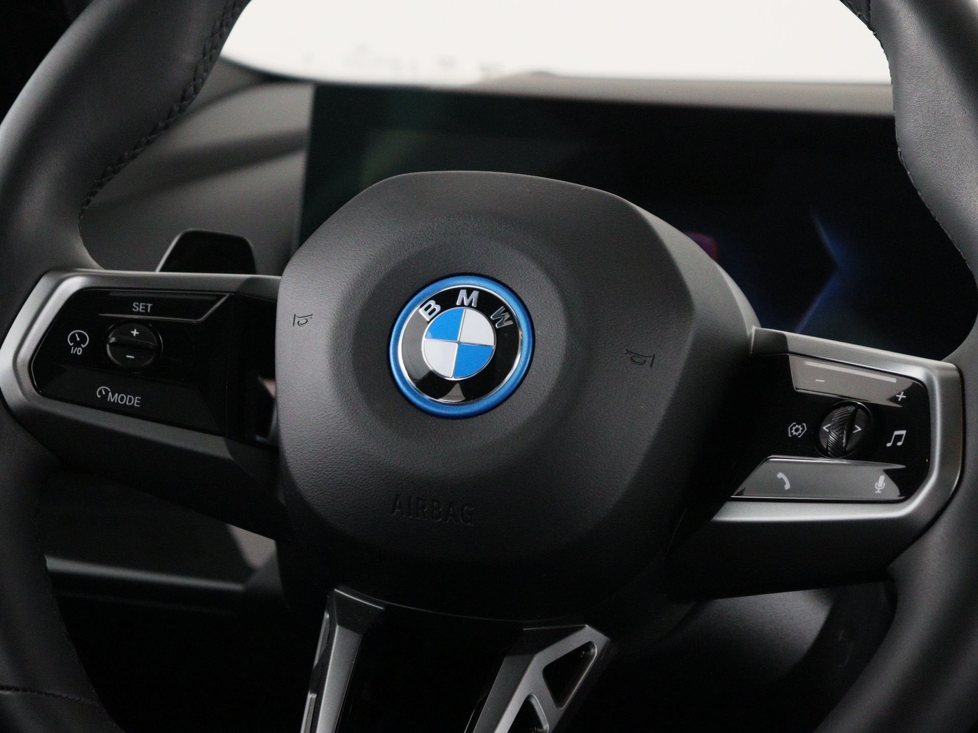 BMW i5 Touring eDrive40 M Sport Edition 84 kWh (bj 2025), Auto's, Achterwielaandrijving, Gebruikt, Zwart, Met garantie (alle)