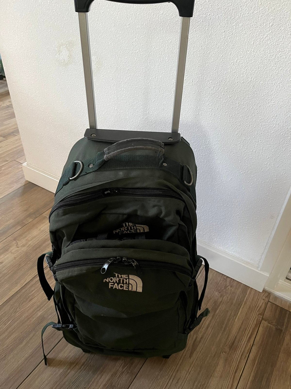 The  North Face rolling rugzak reiskoffer met aparte rugzak, Sieraden, Tassen en Uiterlijk, Tassen | Reistassen en Weekendtassen