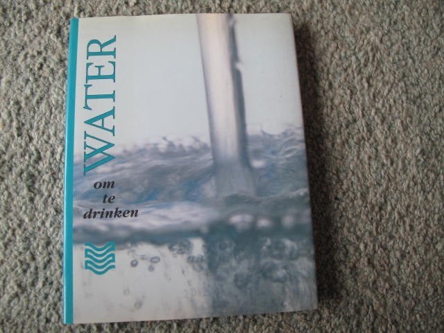 Water om te drinken. Drinkwater, Verzenden, Zo goed als nieuw