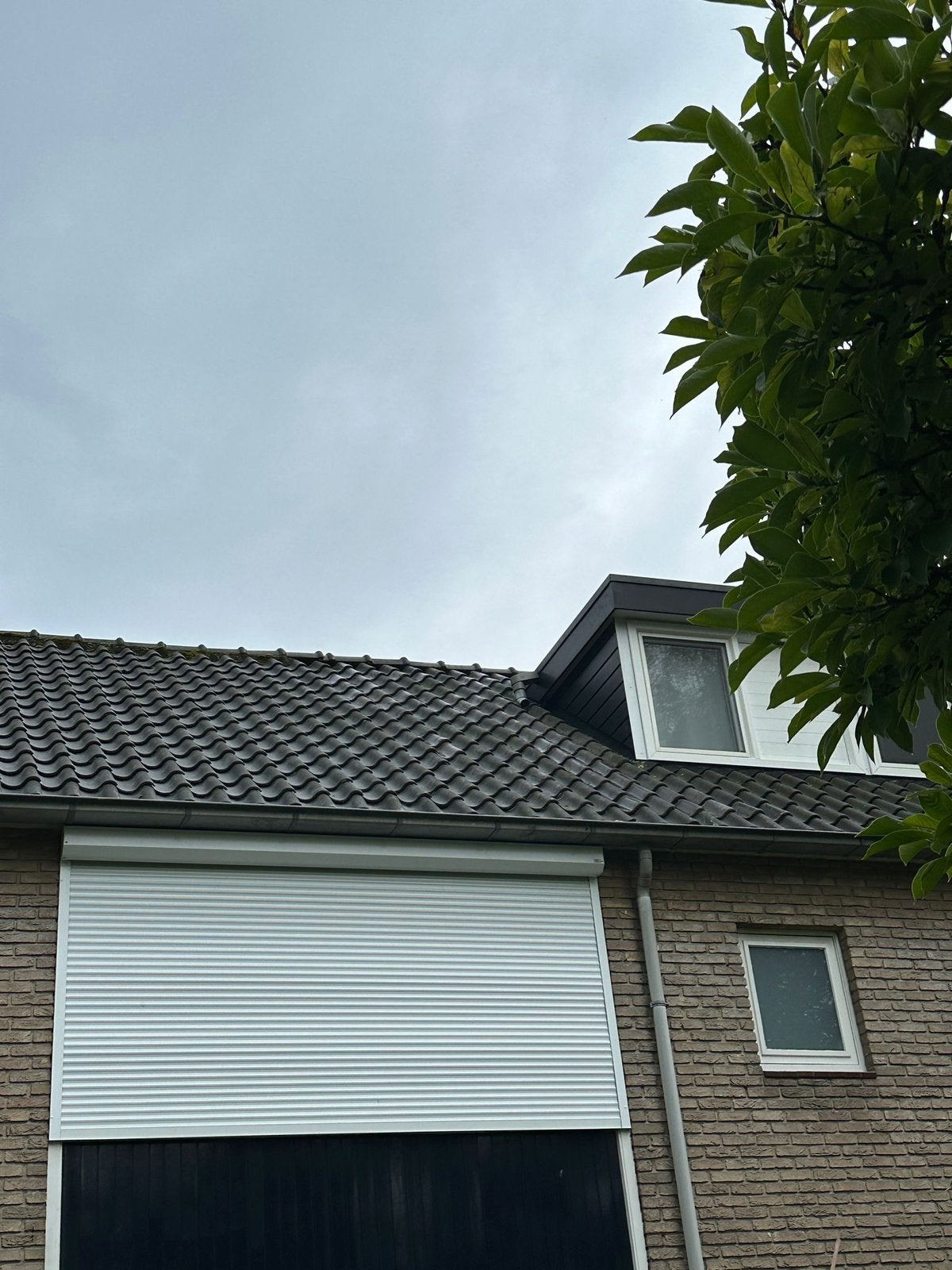 Rolluik, Doe-het-zelf en Verbouw, Rolluiken, Ophalen, Gebruikt, Wit, 150 tot 200 cm