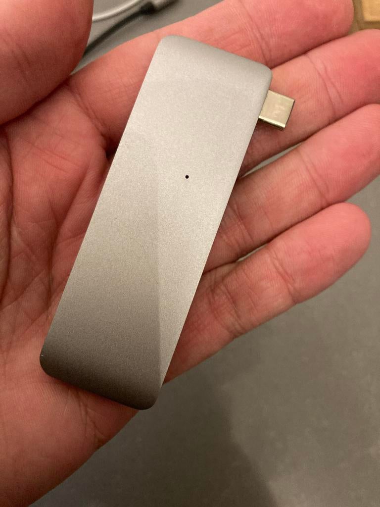 Satechi Type-C USB Passthrough Hub - Spacegrijs, Computers en Software, Dockingstations, Ophalen of Verzenden, Zo goed als nieuw