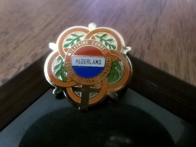 Nederlandse leger  Conseil International du Sport Militaire, Ophalen of Verzenden, Landmacht, Nederland, Embleem of Badge