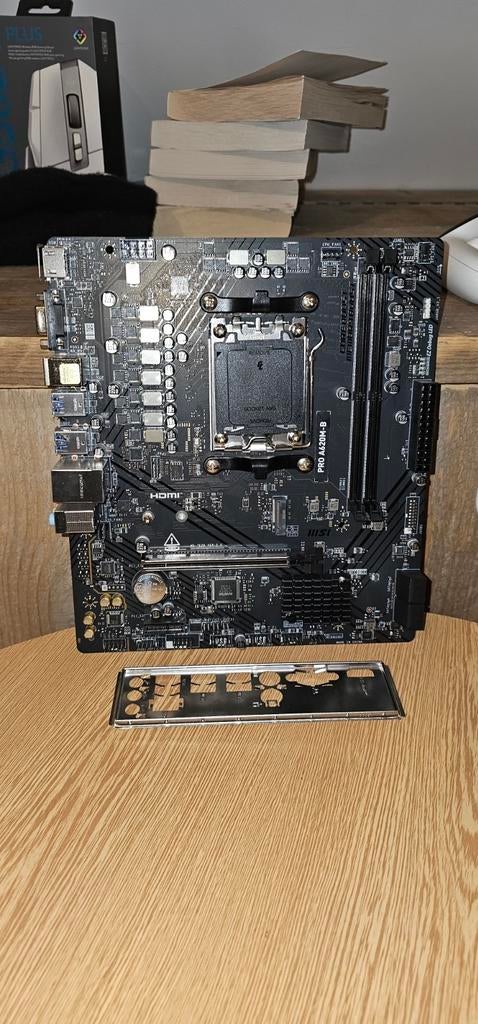 MSI PRO A620M-B Moederbord - Zo goed als nieuw, Computers en Software, Moederborden, Zo goed als nieuw, AMD, DDR5, Ophalen