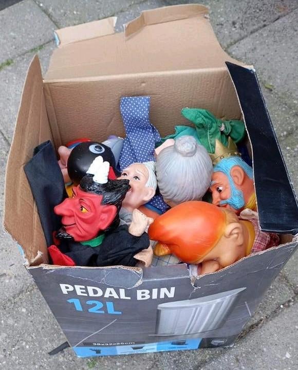 Grote doos met diverse poppenkastpoppen, Ophalen of Verzenden, Gebruikt, Overige typen