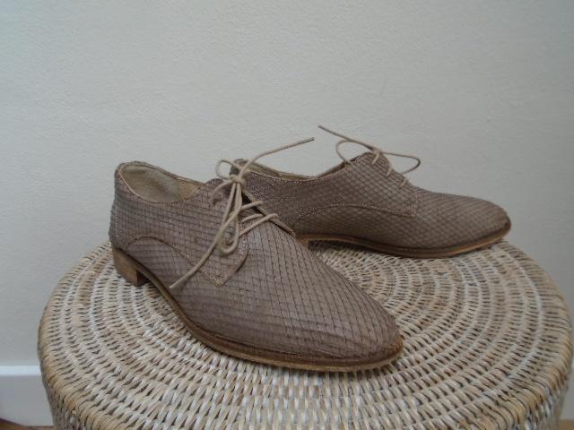 Eye taupe geschubd leren veterschoenen, derby's, 37, Kleding | Dames, Bruin, Overige typen, Ophalen of Verzenden, Zo goed als nieuw