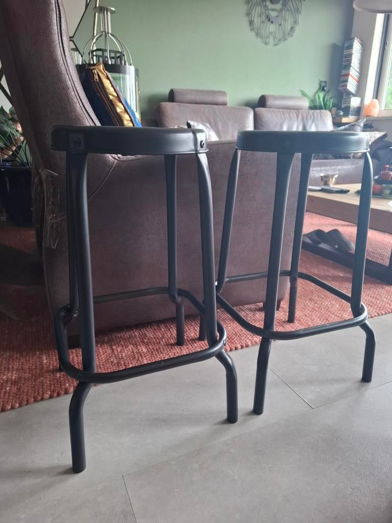 Z.g.a.n. IKEA Räskog barkrukken in gepoedercoat zwart staal!, 2 krukken, Ophalen, Zo goed als nieuw, 60 tot 90 cm