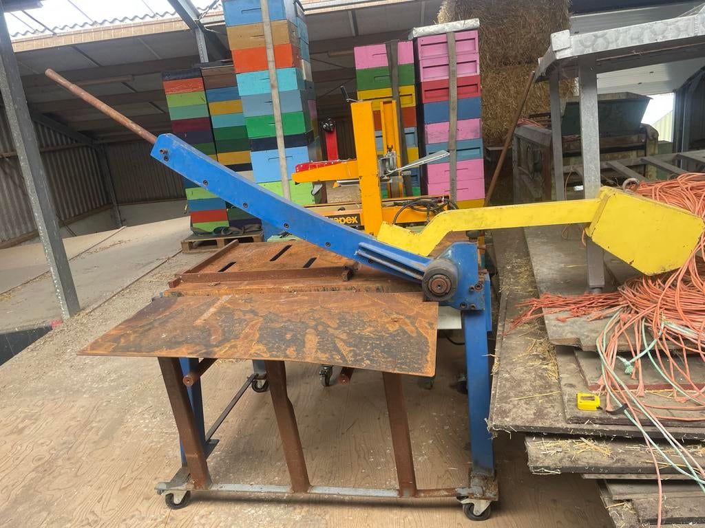 tafelknipschaar handmatige guillotine voor metaalbewerking, Ophalen