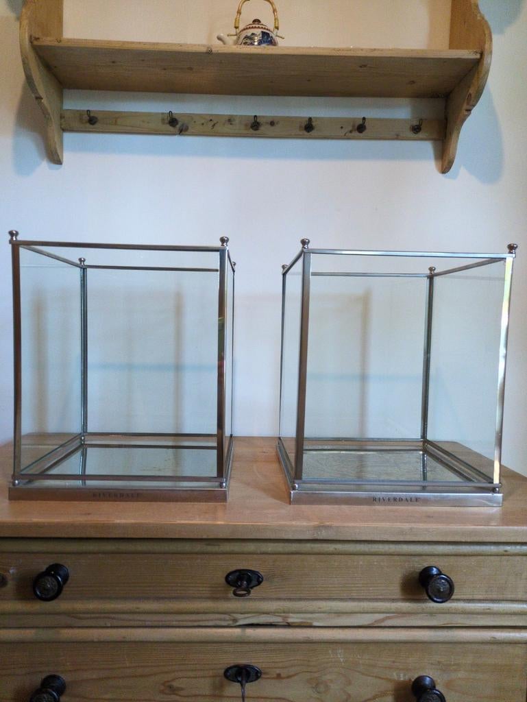 Riverdale display boxen (2 stuks), Huis en Inrichting, Woonaccessoires | Overige, Gebruikt, Glas, Zilver, Modern, Ophalen