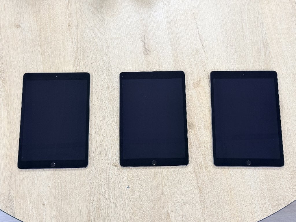 3x Apple iPad 7  10.2 inch 32GB Space Gray, 10 inch, Gebruikt, 32 GB, Apple iPad