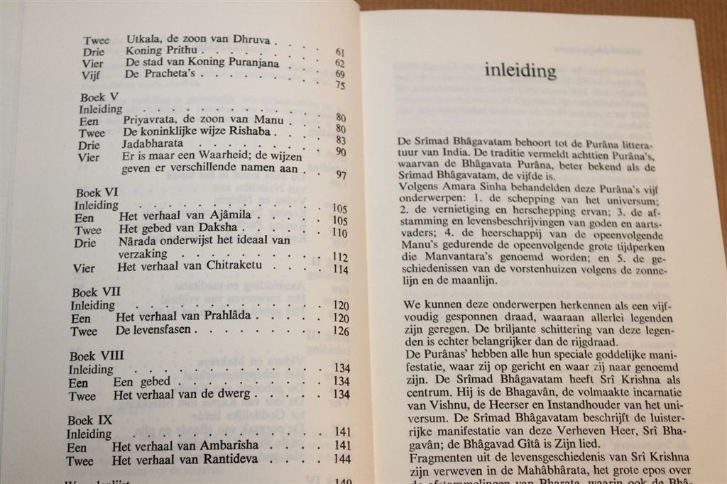 Srimad Bhagavatam — Hindoe Wijsheid & Filosofie, Boeken, Ophalen of Verzenden, Gelezen, Overige onderwerpen, Achtergrond en Informatie
