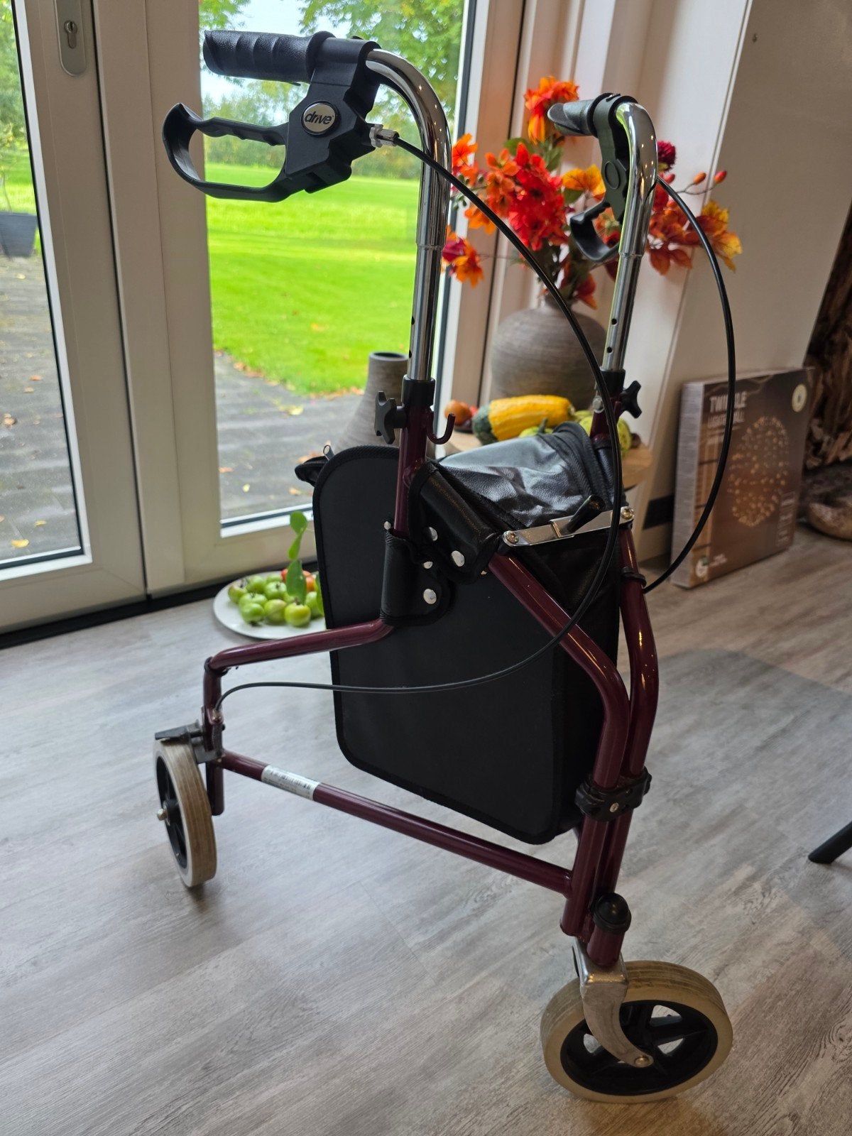 Rollator Tri Walker,  driewieler, goed wendbaar!, Diversen, Ophalen, Lichtgewicht, Zo goed als nieuw
