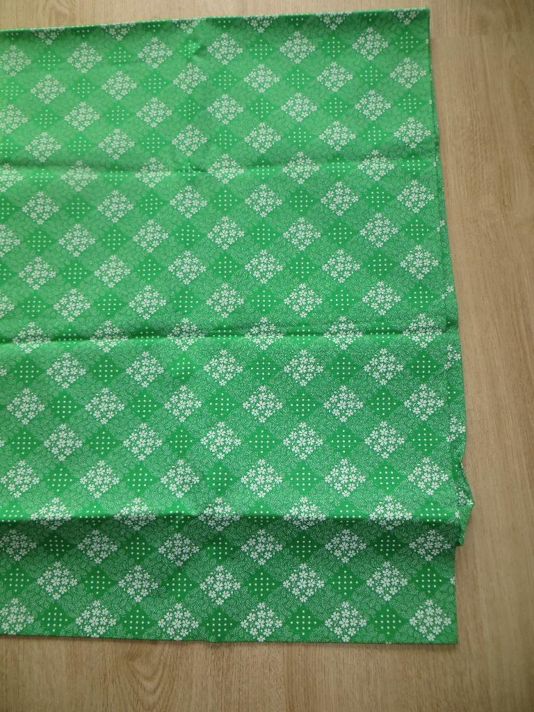 originele vintage , jaren 70, lap stof groen met patroon, Hobby en Vrije tijd, Stoffen en Lappen, 200 cm of meer, Ophalen of Verzenden