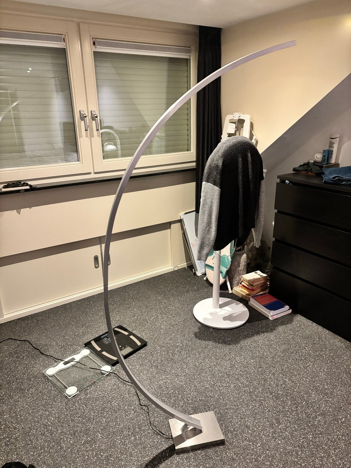 Gratis! Moderne LED Booglamp - stijlvolle vloerlamp, Ophalen, Overige fittingen, Zo goed als nieuw, Metaal