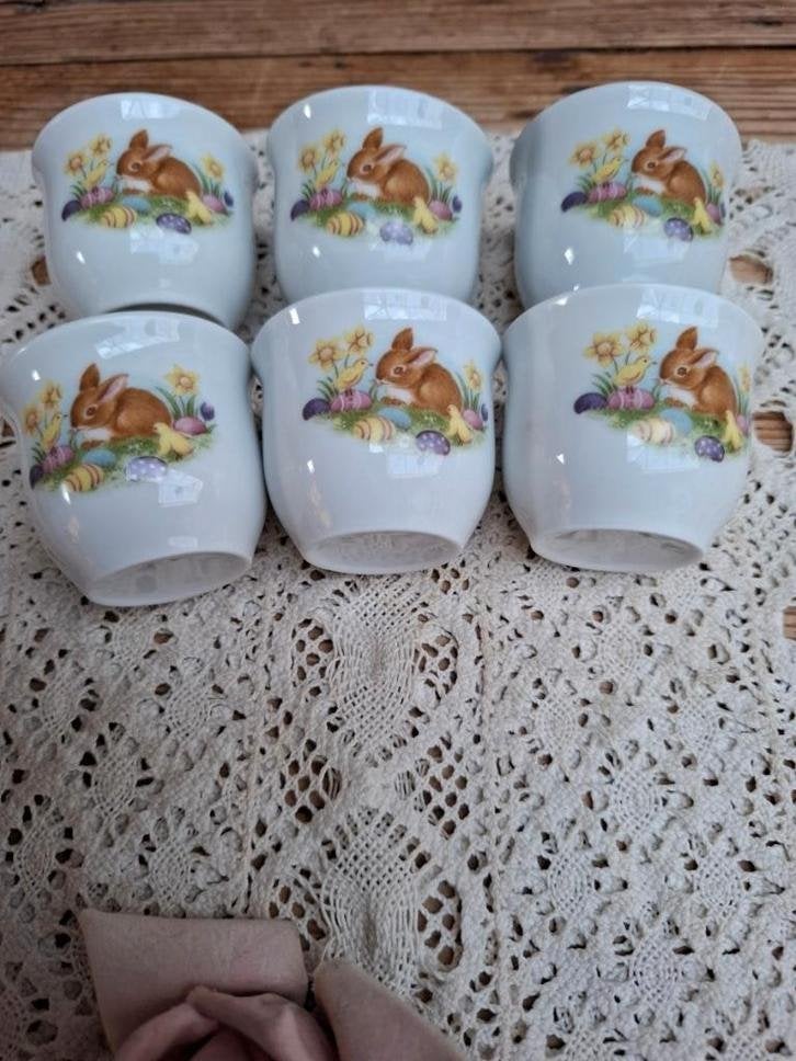 6 Eierdopjes, konijntje, narcissen, kuikentjes PASEN, Diversen, Pasen, -, -, Ophalen of Verzenden, Zo goed als nieuw