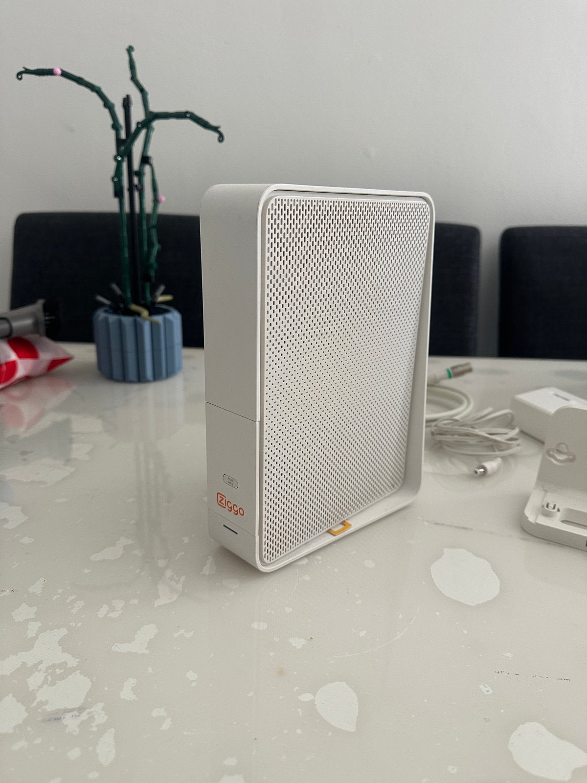 Ziggo Router TG2492LG-ZG - Werkt perfect, Ophalen of Verzenden, Zo goed als nieuw, Router met modem