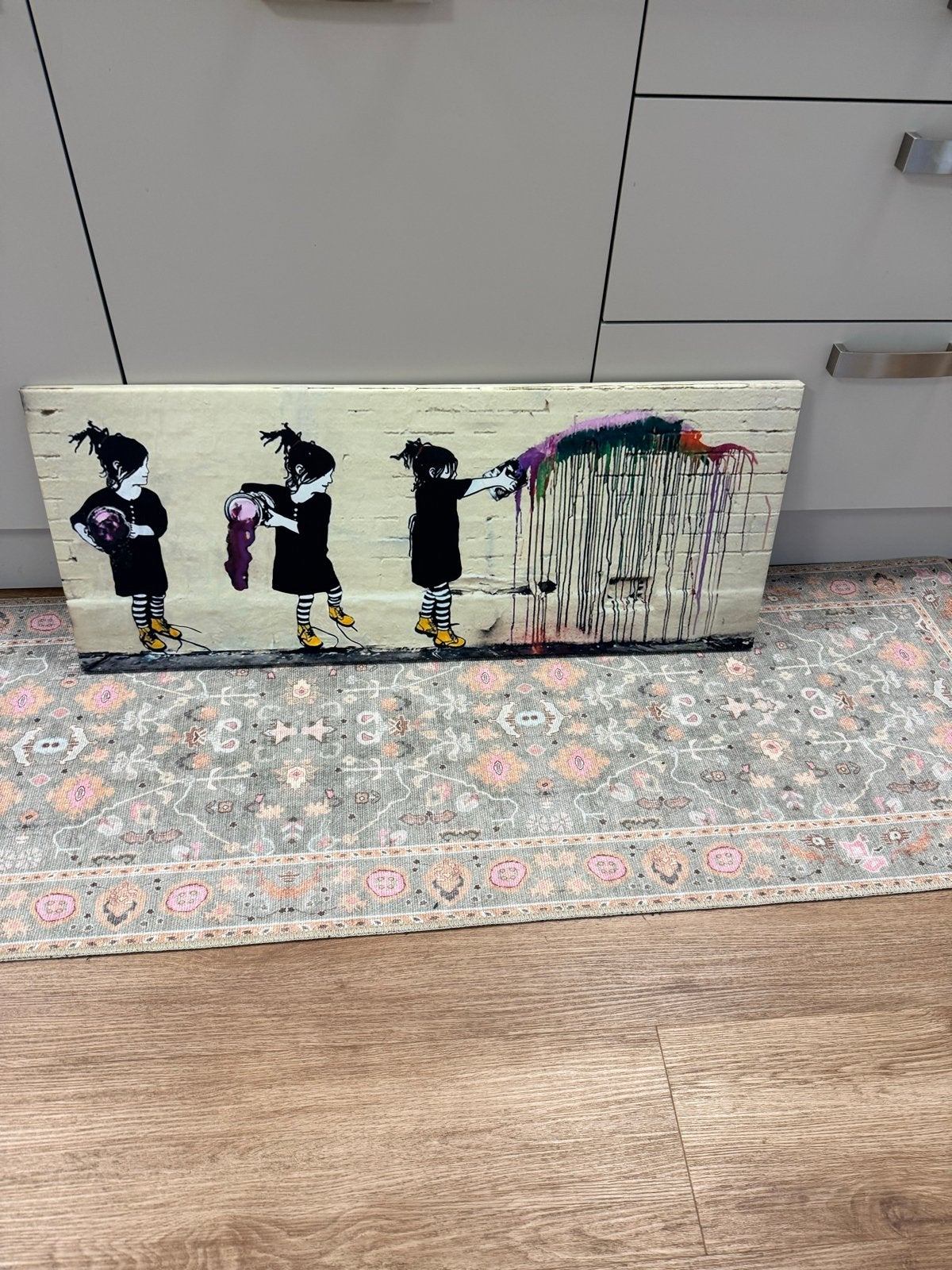 Banksy stijl schilderij: Meisjes met verf, Ophalen, Acrylverf, Overig onderwerp, Handgeschilderd