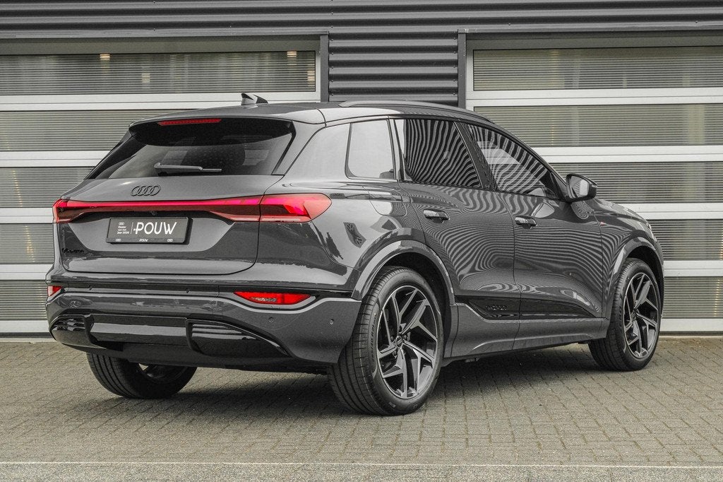Audi Q6 e-tron S edition performance 306pk 100 kWh | Optie P, Auto's, Audi, Automaat, 12 maanden, Leder en Stof, Startonderbreker