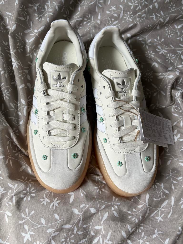 Adidas Samba schoenen maat 37 1/3 - Nieuw en ongedragen, Kleding | Dames, Schoenen, Ophalen of Verzenden, Nieuw, Wit, Sneakers of Gympen