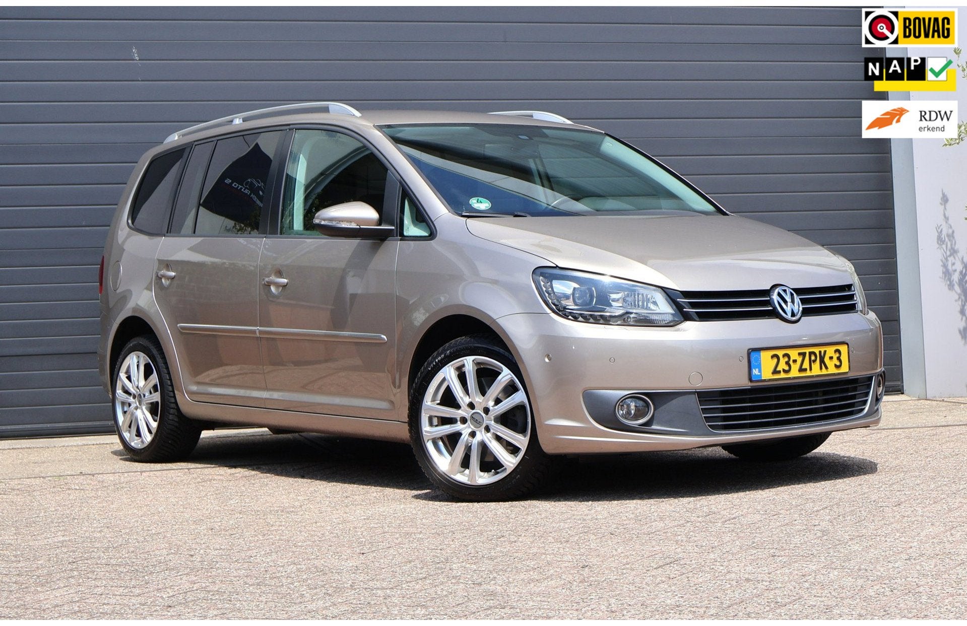 Volkswagen Touran 1.4 TSI Highline Leder/PDC/Luxe/Navi/Cruis, Auto's, Euro 5, 15 km/l, Gebruikt, Zwart