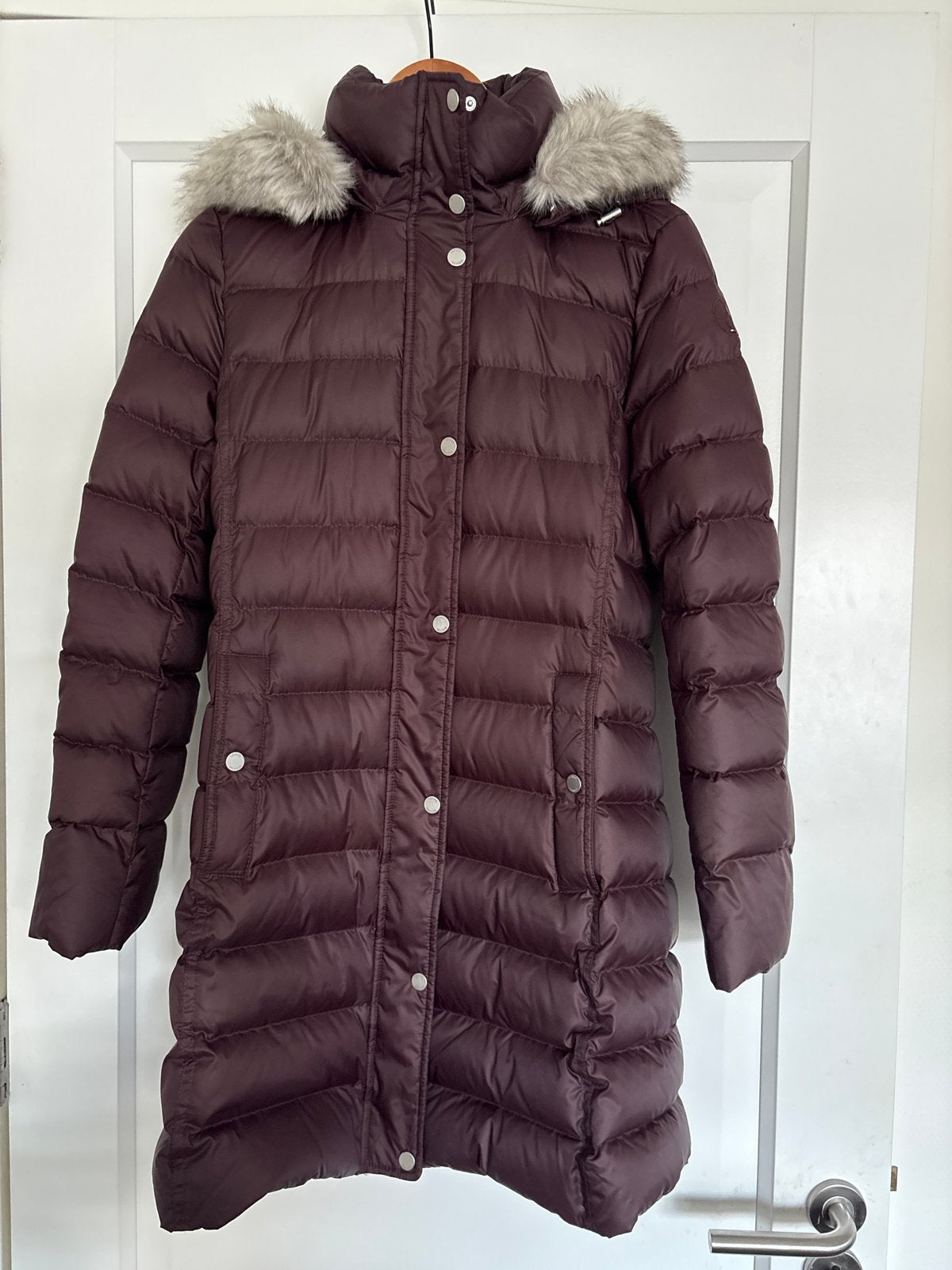 Tommy Hilfiger jas S Bordeaux rood met Afneembare Capuchon, Ophalen of Verzenden, Zo goed als nieuw, Maat 36 (S), Rood