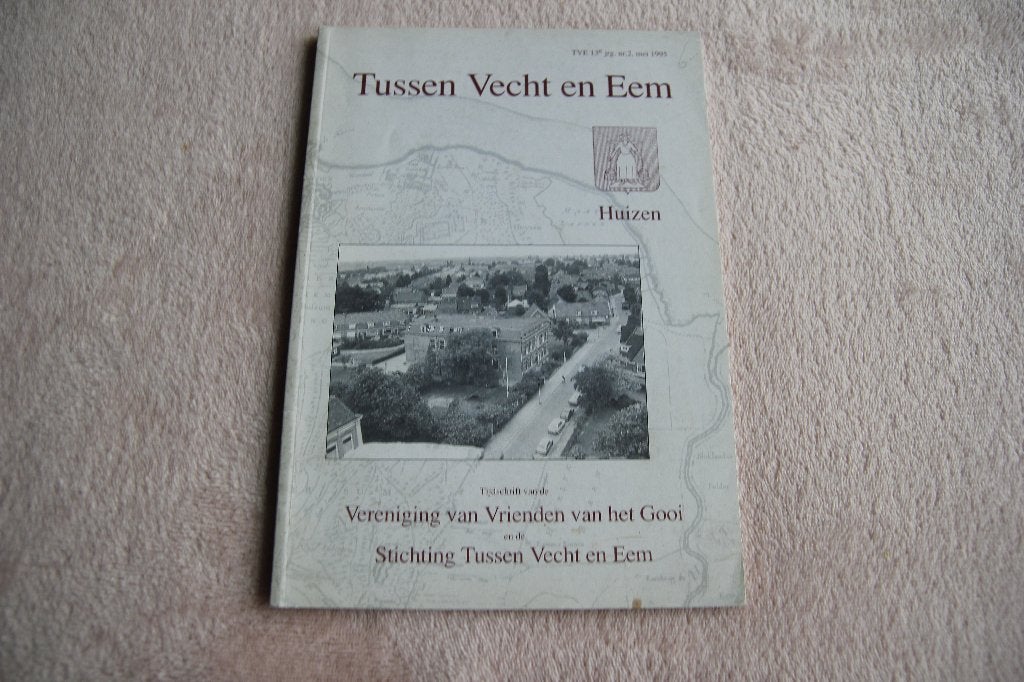 Tussen vecht en Eem. Huizen., Ophalen of Verzenden, Gelezen